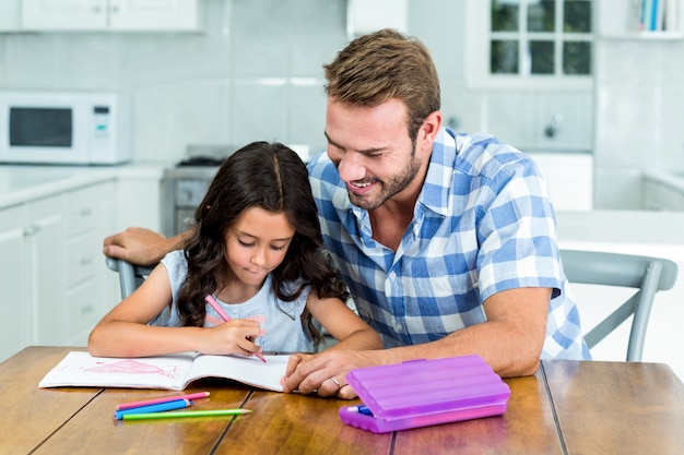 Père, regarder, fille, dessin, livre