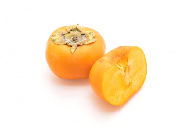 persimmon frais sur fond blanc