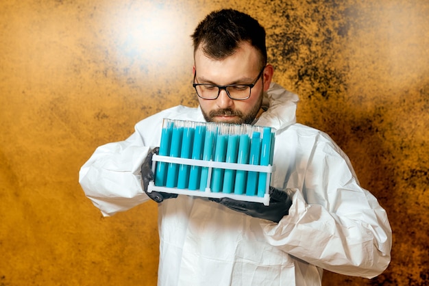 Une personne avec une chemise à col. photo de haute qualité