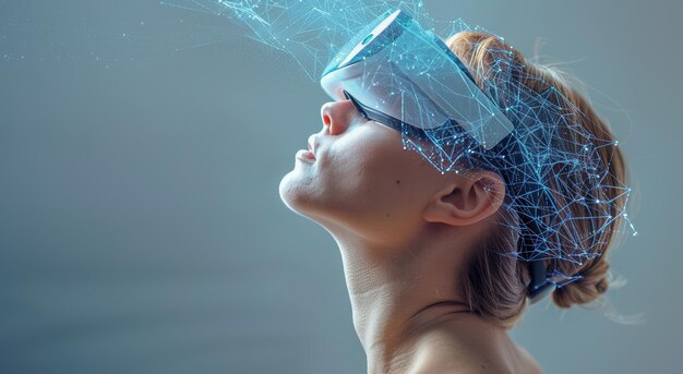 Une personne portant des lunettes intelligentes avec des superpositions de réalité augmentée pour l'affichage d'informations