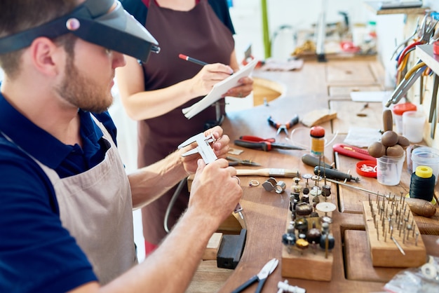 Personnes en atelier