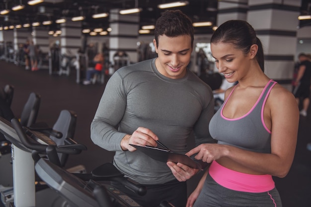 Personnes en gym