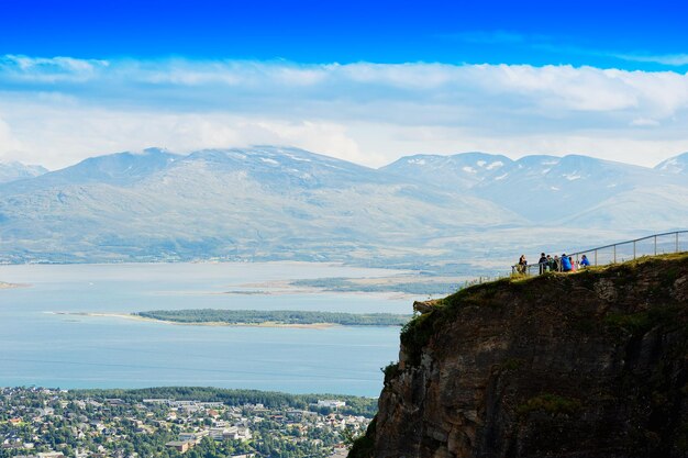 Personnes prenant des photos de fond de paysage de Norvège hd