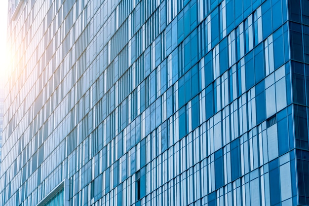 Perspective et angle de vue inférieur à l&#39;arrière-plan texturé des gratte-ciel de bâtiment en verre contemporain