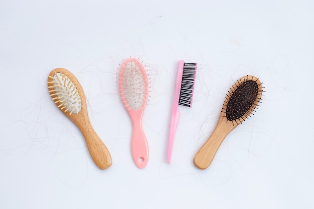 La perte de cheveux tombe en peignes