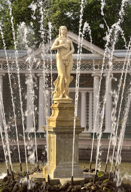 Peterhof Saint-PétersbourgRussie09012020 Nizhny Park Eva fontaine