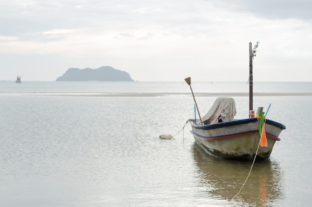 Petit bateau de pêche