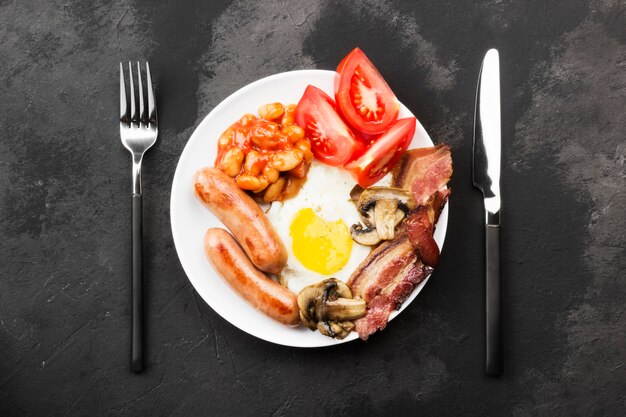 Petit déjeuner anglais traditionnel