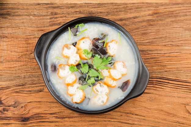 Petit-déjeuner De Bouillie De Viande Maigre Aux œufs Conservés