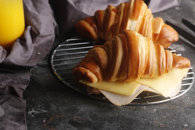 petit déjeuner boulangerie croissant