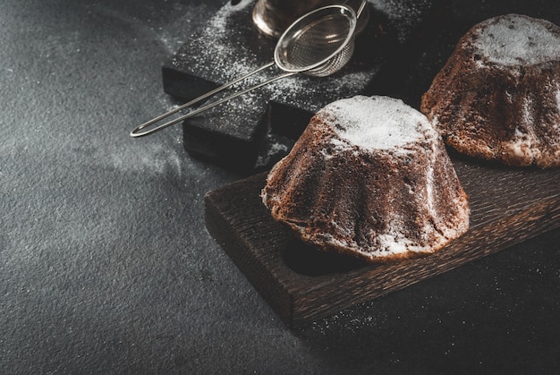 Petit déjeuner champêtre avec des gâteaux au fromage