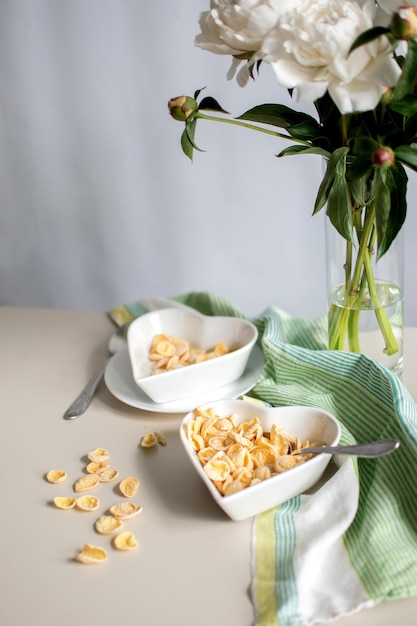 Petit-déjeuner avec cornflakes