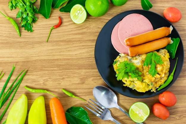 petit déjeuner nourriture propre sélection de choix placé sur une table en bois