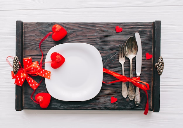 Petit-déjeuner romantique sur le plateau