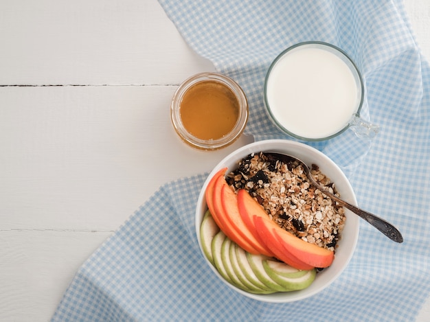 Petit déjeuner sain et savoureux