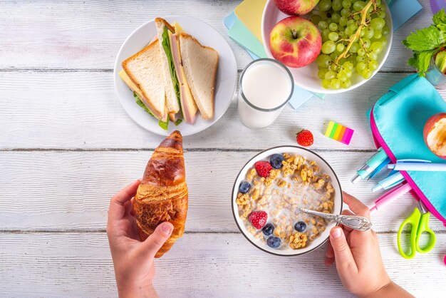 Petit déjeuner sucré ou brunch de Pâques