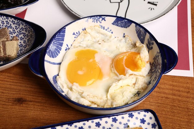 Petit déjeuner turc copieux et délicieux