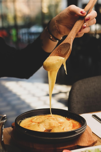 Photo petit déjeuner turc copieux et délicieux