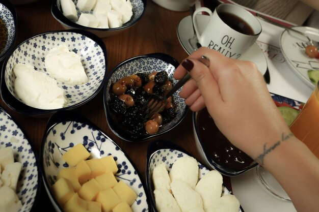 Photo petit déjeuner turc copieux et délicieux