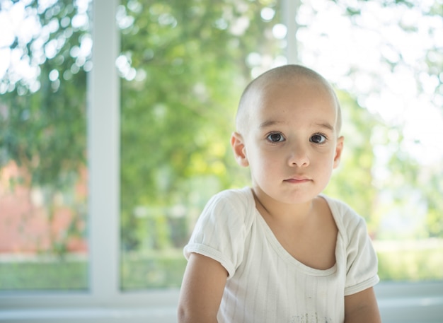 Petit enfant à la maison