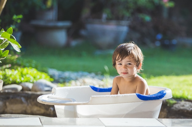 Petit garçon, prendre bain