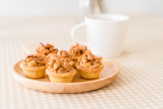 petit gâteau au caramel avec café