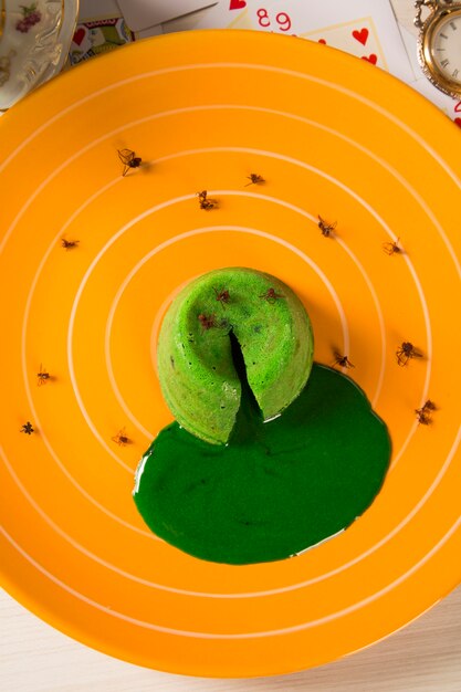 petit gateau avec fourmi sava verte.