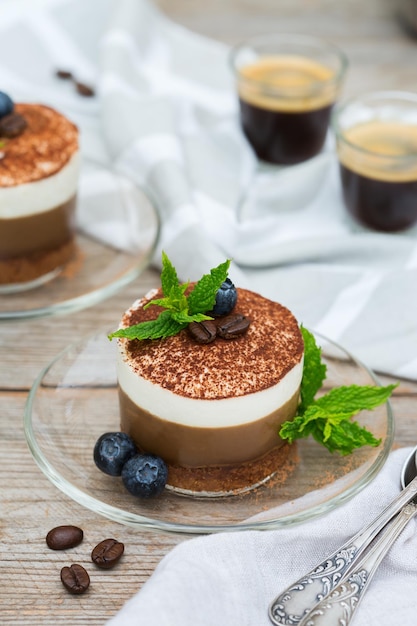 Petit mini cheesecake maison au café et au chocolat