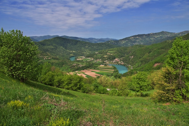 Petit village en Serbie, montagnes des Balkans