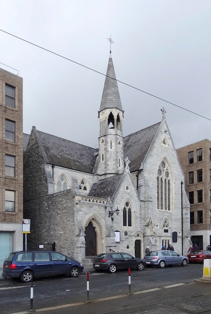 une petite église à Dublin