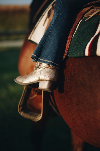 Photo petite fille à cheval