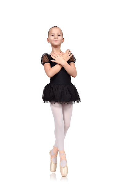 La petite fille danse le ballet