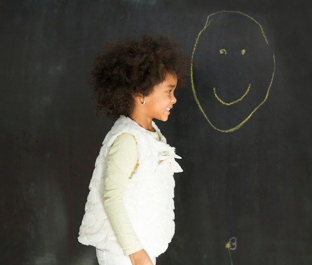 Petite fille à la maternelle