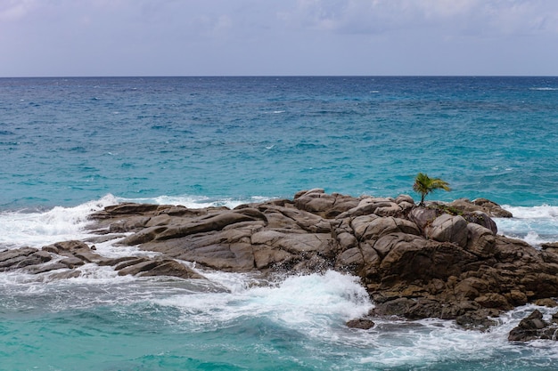 petite île au milieu de l'océan