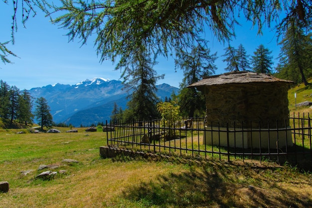 Une petite maison à la montagne