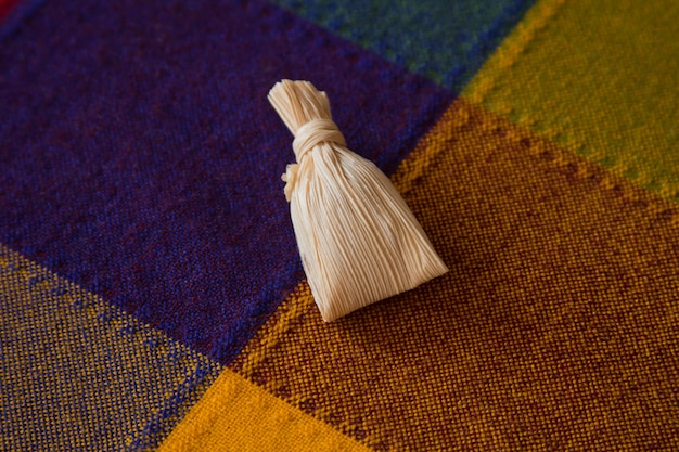 Photo petite tamale sucrée à la feuille de maïs