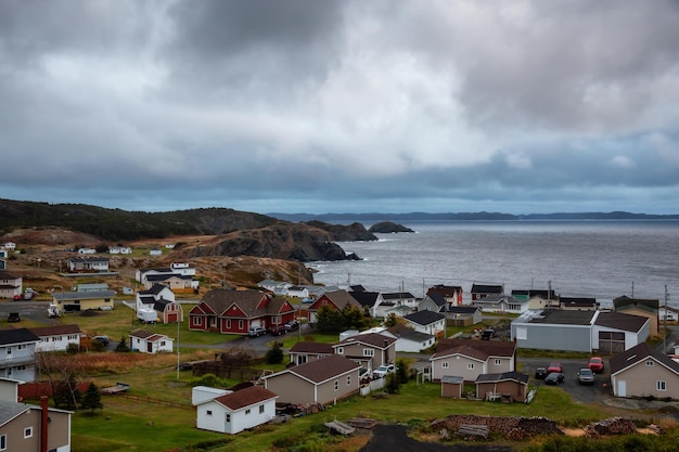 Petite ville sur la côte de l'océan Atlantique