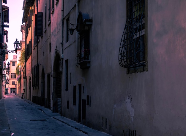 petite vue sur la rue à florence italie