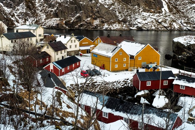 Petites cabanes de pêcheurs dans les îles Nusfjord Lofoten Mars 2018