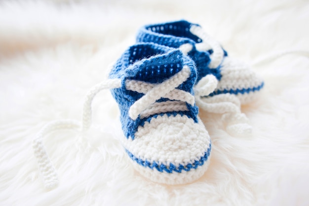 Petites chaussures de bébé.