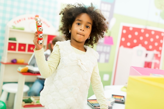 Petites filles à la maternelle