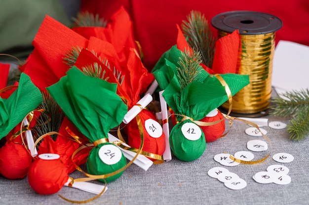 Petits cadeaux surprises calendrier de l'avent pour les enfants bonne attente et préparation noel et nouveauté