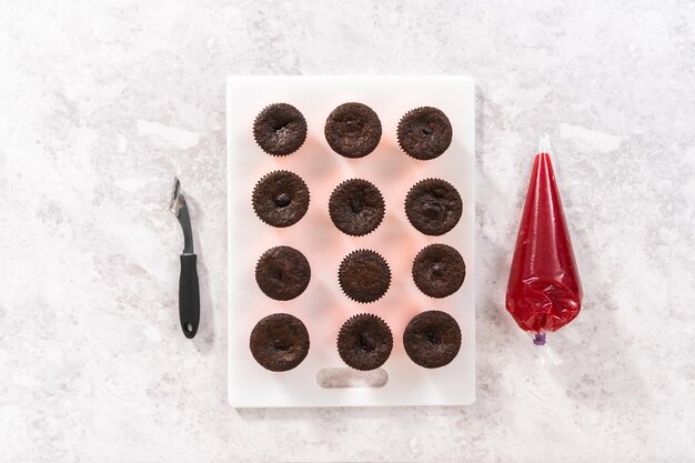 Petits gâteaux au chocolat et aux fraises