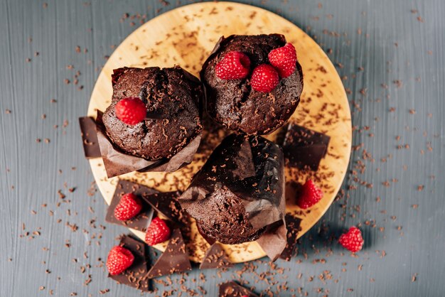 Petits gâteaux au chocolat aux framboises