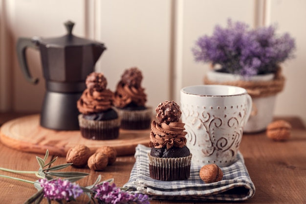 Petits gâteaux au chocolat savoureux.