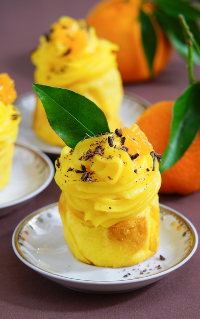 Petits gâteaux à la crème de mandarine à la mandarine fraîche