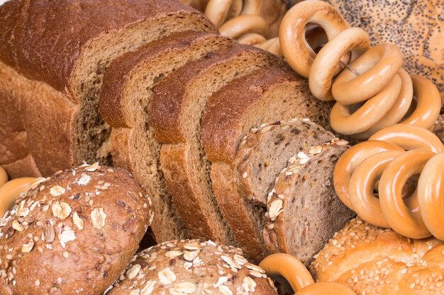 Petits pains aux graines de sésame et bagels