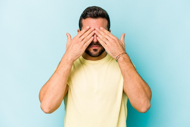 Peur de se couvrir les yeux avec les mains