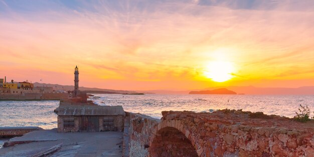 Phare au coucher du soleil, Chania, Crète, Grèce