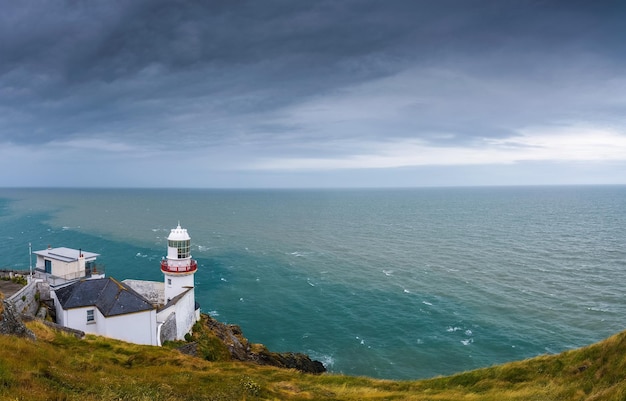 Phare de Wicklow à Wicklow Irlande